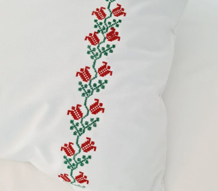 Lenjerie de pat brodata traditional pentru 2 persoane, 4 piese, bumbac ranforce - imagine 5
