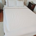Lenjerie de pat brodata traditional pentru 2 persoane, 4 piese, bumbac ranforce