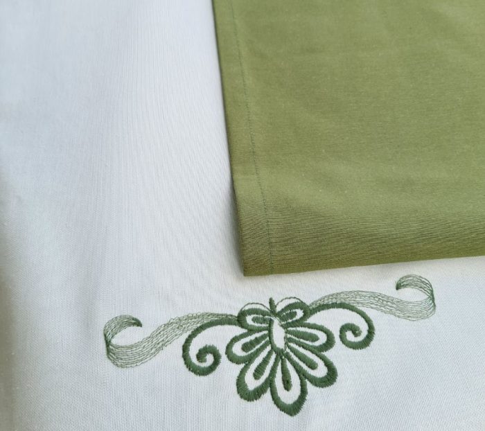 Set fata de masa brodata, 4 servetele brodate si traversa, bumbac, 110 X 150 cm - imagine 5