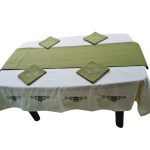 Set fata de masa brodata, 4 servetele brodate si traversa, bumbac, 110 X 150 cm