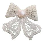 Clama de par, accesorizata cu funda din broderie Ariale, alb