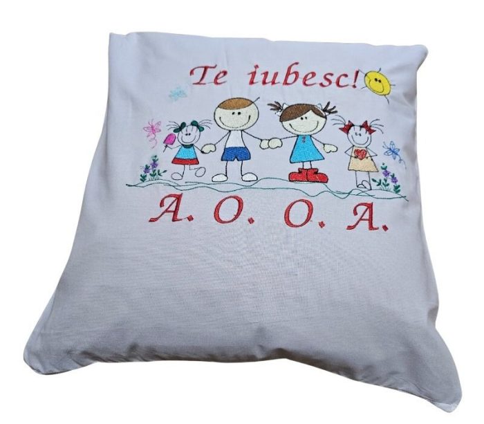 Fata de perna brodata "TE IUBESC" ARIALE, 40x40cm, bumbac ranforce, Multicolor - imagine 3