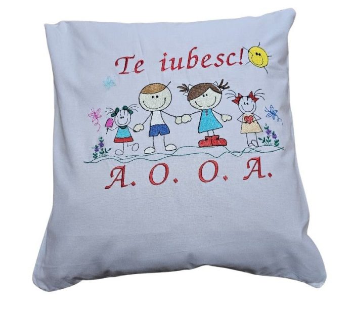 Fata de perna brodata "TE IUBESC" ARIALE, 40x40cm, bumbac ranforce, Multicolor - imagine 4
