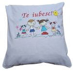 Fata de perna brodata "TE IUBESC" ARIALE, 40x40cm, bumbac ranforce, Multicolor