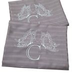 Lenjerie de pat pentru 2 persoane, 4 piese, damasc satinat, Maro, brodata - imagine 3